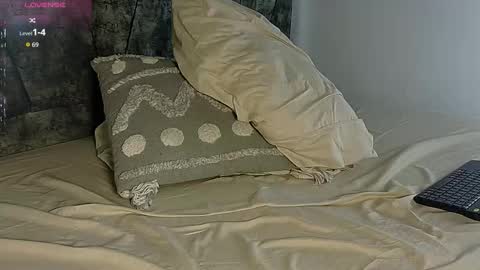 valerigallardo online show from October 28, 9:49 pm