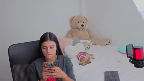 Juli C online show from March 1, 1:43 am