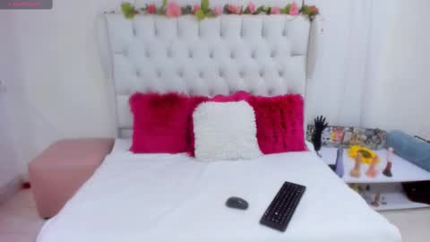 valeria111111 online show from February 12, 7:13 pm