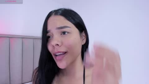 Snapshot of valery__nova chatting on February 17, 3:11 pm Cris online show from February 17, 3:11 pm
