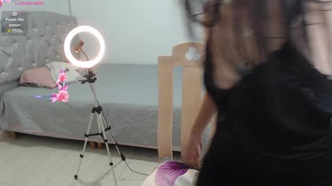 Snapshot of valery_alejo chatting on December 19, 4:56 am valeria online show from December 19, 4:56 am