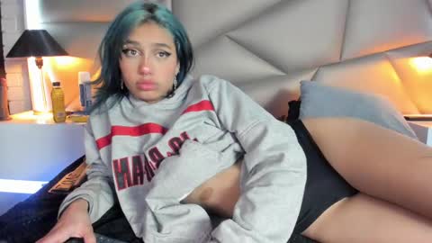 valery_smith15 online show from February 17, 9:24 am