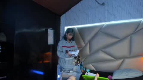 valery_smith15 online show from February 16, 3:04 am