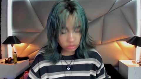 valery_smith15 online show from March 4, 9:18 am