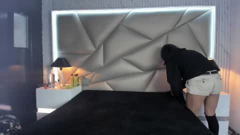 valery_smith15 online show from February 22, 3:01 am