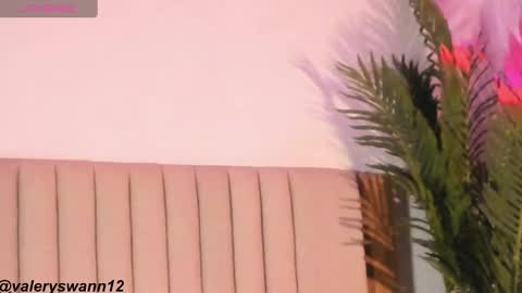 Snapshot of valery_swan1 chatting on February 27, 10:33 am Valery swan1 online show from February 27, 10:33 am