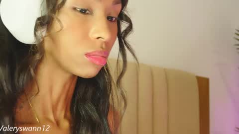 Valery swan1 online show from May 21, 4:24 pm