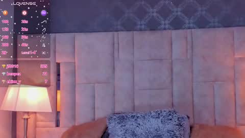 Snapshot of valerydiamond_ chatting on February 16, 1:36 am Valery online show from February 16, 1:36 am