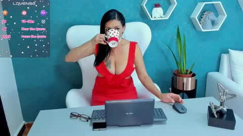 Snapshot of valerydiamond_ chatting on February 17, 12:05 pm Valery online show from February 17, 12:05 pm
