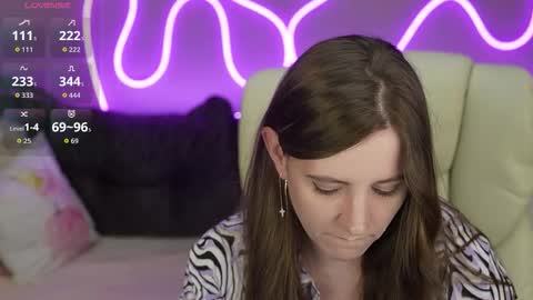 V A L E R Y  M U R online show from November 2, 9:31 am