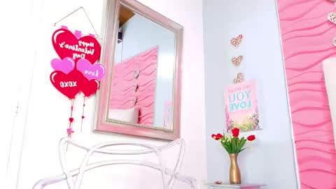 Snapshot of valerynbrown chatting on February 15, 1:31 am valery online show from February 15, 1:31 am