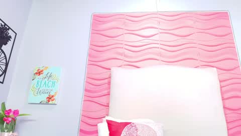 Snapshot of valerynbrown chatting on February 26, 12:41 am valery online show from February 26, 12:41 am