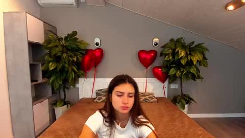 Snapshot of valeryroyale chatting on February 18, 8:16 am Valery online show from February 18, 8:16 am