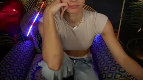 Snapshot of valeryroyale chatting on March 3, 2:28 pm Valery online show from March 3, 2:28 pm