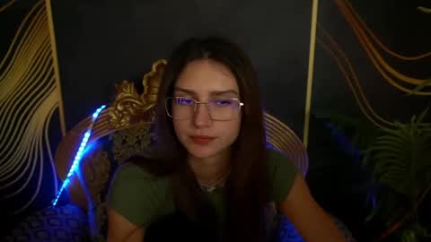 Snapshot of valeryroyale chatting on January 25, 9:36 am Valery online show from January 25, 9:36 am