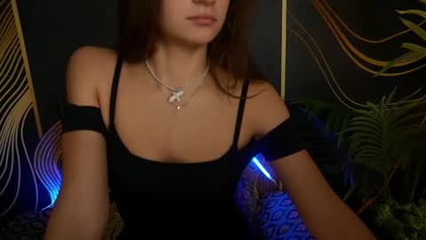 Snapshot of valeryroyale chatting on January 24, 12:10 pm Valery online show from January 24, 12:10 pm
