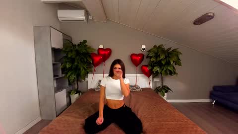 Snapshot of valeryroyale chatting on February 18, 11:22 am Valery online show from February 18, 11:22 am