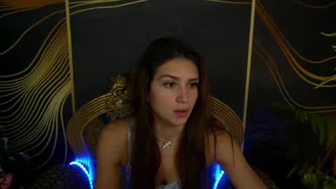 Snapshot of valeryroyale chatting on January 7, 8:24 am Valery online show from January 7, 8:24 am