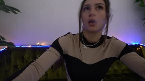 Snapshot of valeryroyale chatting on January 28, 5:35 pm Valery online show from January 28, 5:35 pm