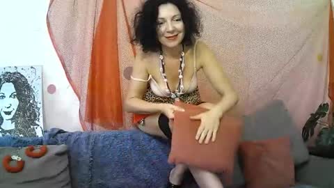 Snapshot of valleriwind chatting on September 17, 3:10 am ValleriWind online show from September 17, 3:10 am