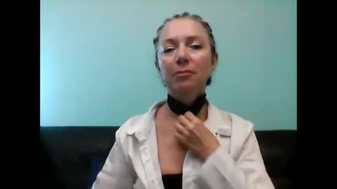 Snapshot of valleriwind chatting on February 16, 11:26 pm ValleriWind online show from February 16, 11:26 pm