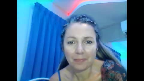 Snapshot of valleriwind chatting on January 25, 3:30 am ValleriWind online show from January 25, 3:30 am