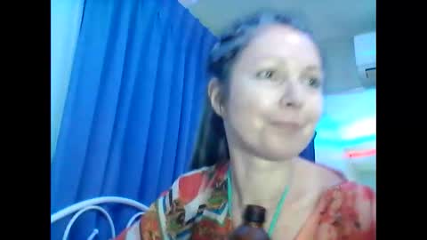 Snapshot of valleriwind chatting on January 30, 3:00 am ValleriWind online show from January 30, 3:00 am