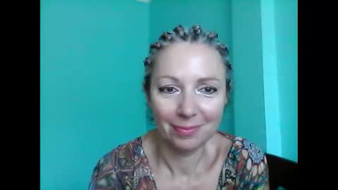 Snapshot of valleriwind chatting on February 19, 1:29 am ValleriWind online show from February 19, 1:29 am