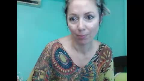 Snapshot of valleriwind chatting on February 3, 12:15 am ValleriWind online show from February 3, 12:15 am