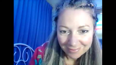 Snapshot of valleriwind chatting on January 31, 1:33 am ValleriWind online show from January 31, 1:33 am
