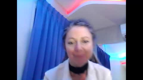 Snapshot of valleriwind chatting on January 28, 2:53 am ValleriWind online show from January 28, 2:53 am