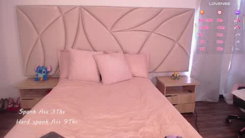 Vallery online show from November 12, 1:13 pm