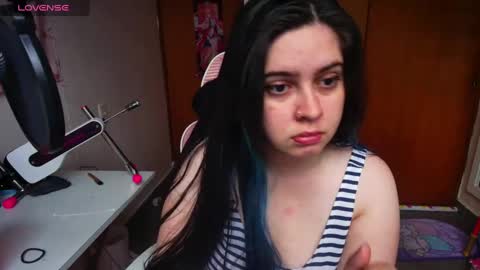 Snapshot of vallolet1_ chatting on February 6, 11:53 am Im Violet online show from February 6, 11:53 am