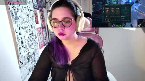 Im Violet online show from February 5, 9:07 pm