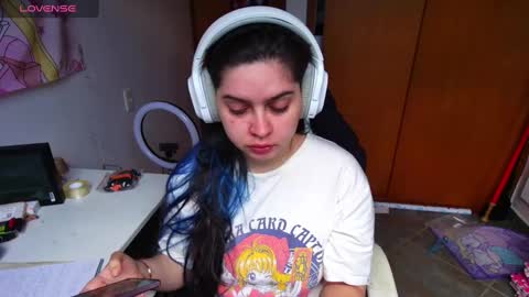 Snapshot of vallolet1_ chatting on January 21, 8:00 pm Im Violet online show from January 21, 8:00 pm