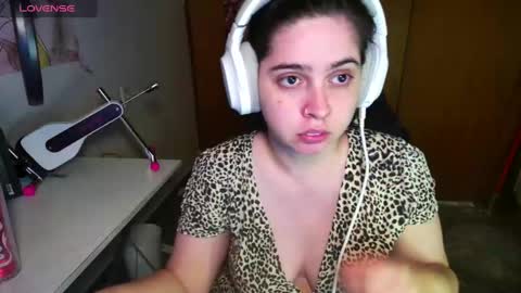Snapshot of vallolet1_ chatting on January 26, 11:39 pm Im Violet online show from January 26, 11:39 pm