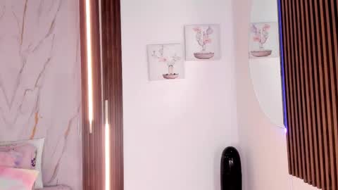 Vallolet Peach  online show from February 4, 12:09 pm