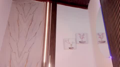 Vallolet Peach  online show from February 14, 12:19 pm