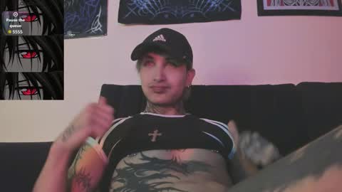 david guzman i model independenthelp me with a thumbs up online show from December 14, 1:23 am