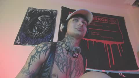 Snapshot of vampiredavyd chatting on September 11, 2:46 am david guzman i model independenthelp me with a thumbs up online show from September 11, 2:46 am