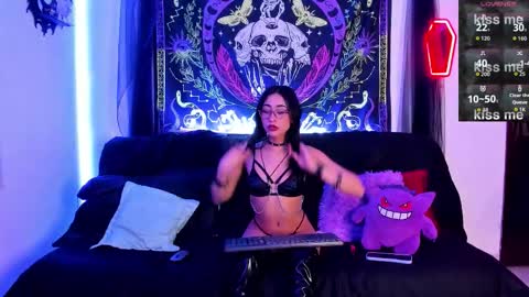 vampy_dolll online show from September 14, 5:10 am