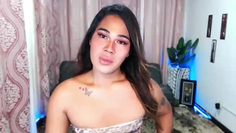 Snapshot of vampy_ebony_laxine chatting on September 14, 12:02 am vampy_ebony_laxine online show from September 14, 12:02 am