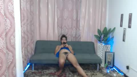 Snapshot of vampy_ebony_laxine chatting on September 21, 3:32 am vampy_ebony_laxine online show from September 21, 3:32 am