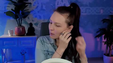 Vanda online show from September 22, 8:18 am