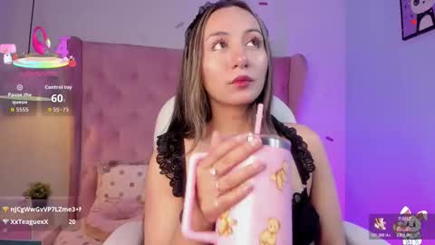 vanelope_evans_ online show from November 20, 1:10 pm