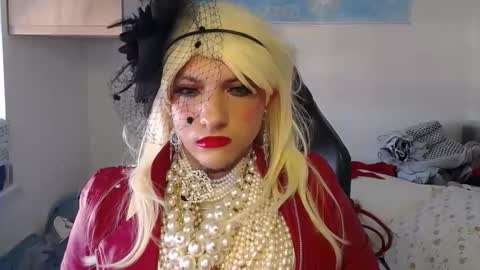 vanesacrossri online show from October 19, 7:13 am