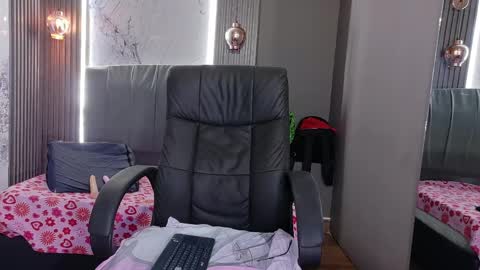 Vanessa online show from May 2, 12:27 am