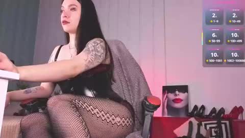 Snapshot of vanessa_ives chatting on September 19, 8:56 pm Vanessa online show from September 19, 8:56 pm