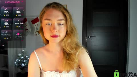 Snapshot of vanessa_maes chatting on December 20, 4:53 am Vanessa Maes online show from December 20, 4:53 am