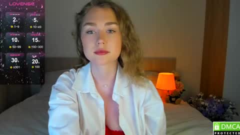 Snapshot of vanessa_maes chatting on February 23, 12:51 am Vanessa Maes online show from February 23, 12:51 am